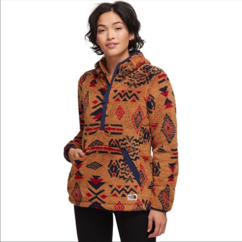 ISO North Face Campshire Hoodie